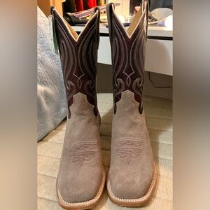 Roper Brown Western Boots with Tan Accents